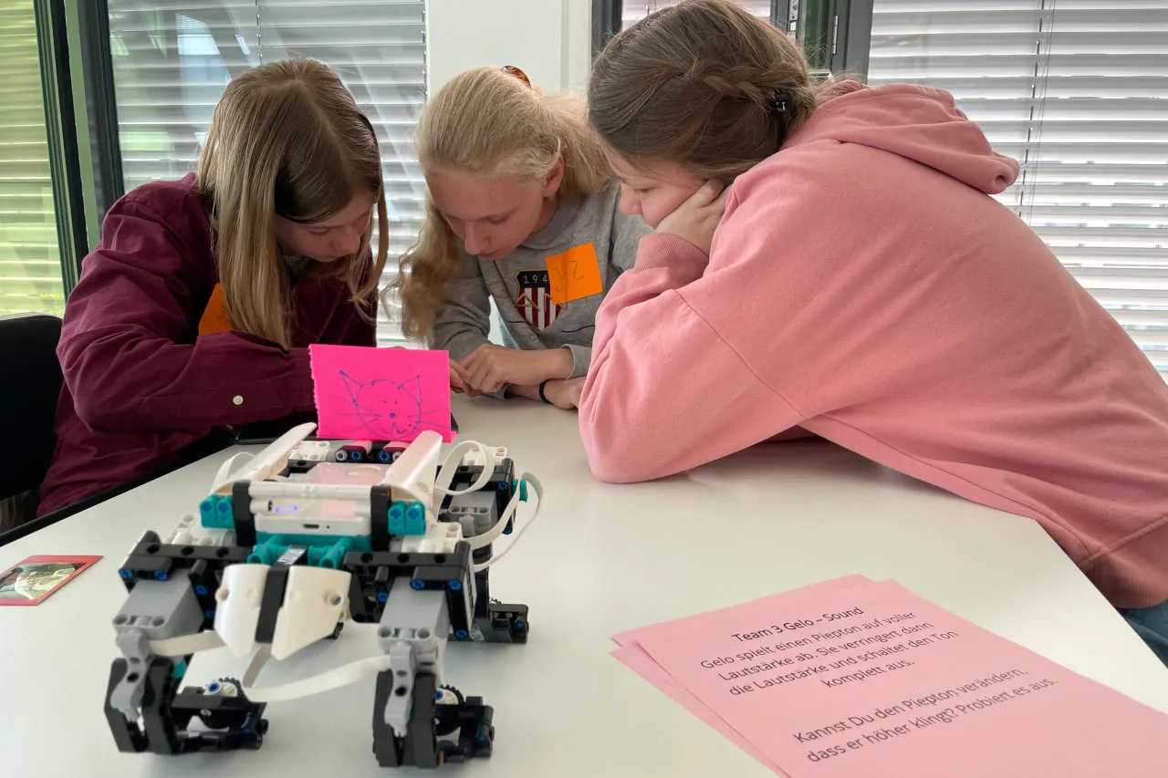 Robots are a girl’s best friend – der Girls’Day 2022 bei cronn