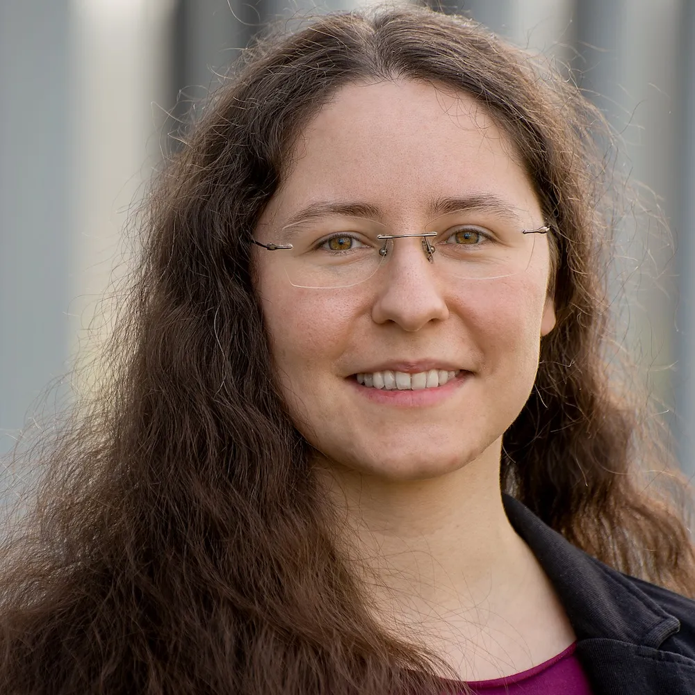Claudia bei cronn.