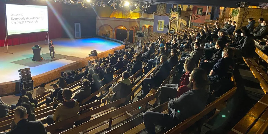 Get up, speak up! Wie man Conference Speaker wird – ein Erfahrungsbericht